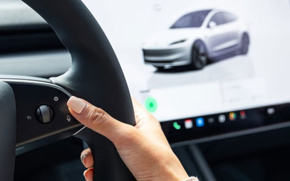 Tesla EVs May Finally Get Apple CarPlay Support in Coming Months