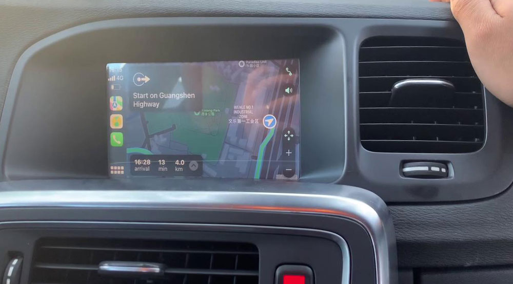 Volvo-V40-Apple-CarPlay-banner-1.jpg