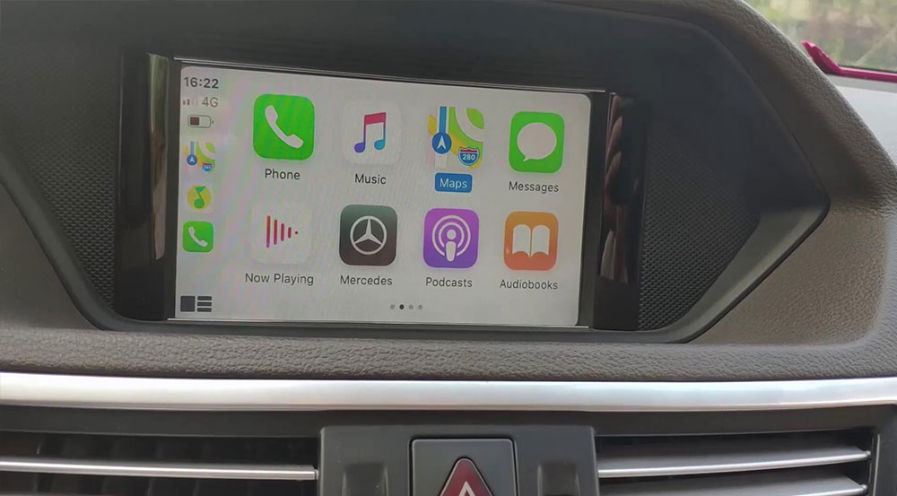 Mercedes-Benz-GLK-Apple-CarPlay-banner-2.jpg